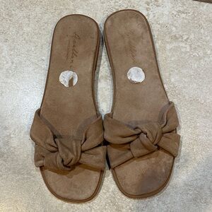 Avellini Made In Italy Tan Suede Knotted Slide Flat Sandals 9